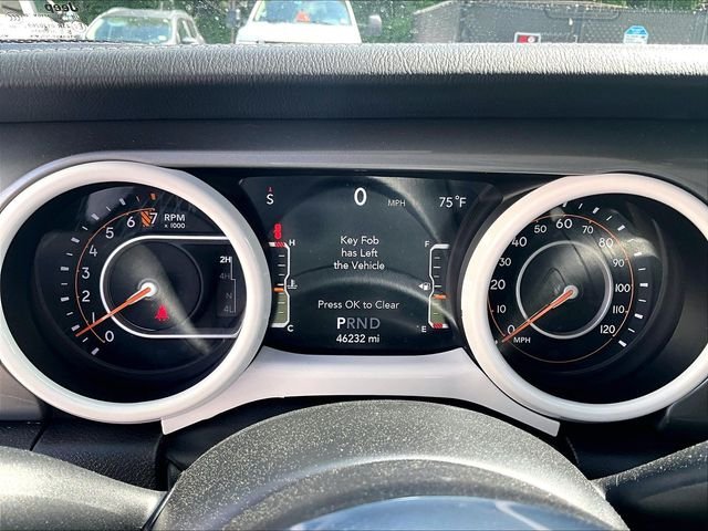 Used 2022 White Jeep Unlimited Sahara image 25