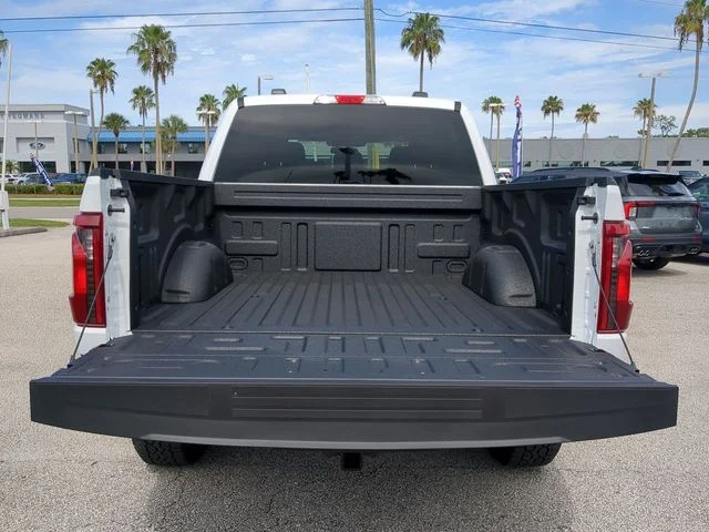 New 2026 Oxford White Ford XLT image 13