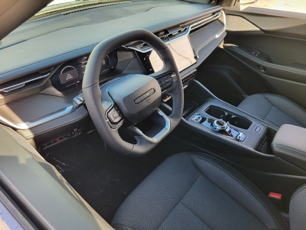 2027 Jeep Cherokee photo 3