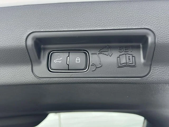 New 2026 White Ford Tremor image 9