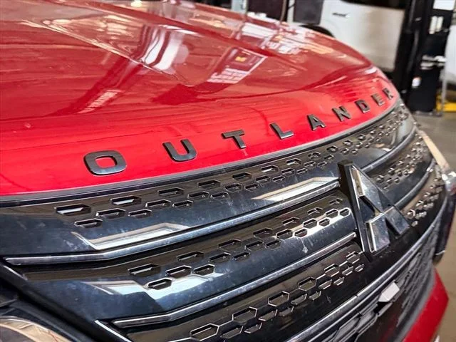 Used 2024 Red Mitsubishi SE image 25