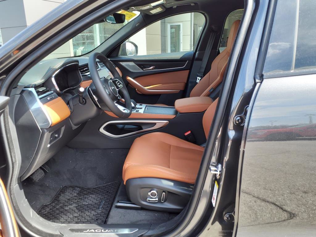 New 2026 Carpathian Grey Premium Metallic Jaguar R-Dynamic S image 10
