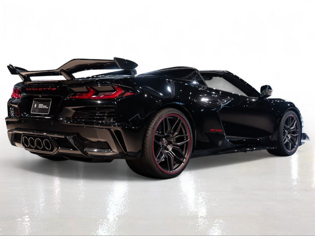 Used 2025 Black Chevrolet Z06 image 9