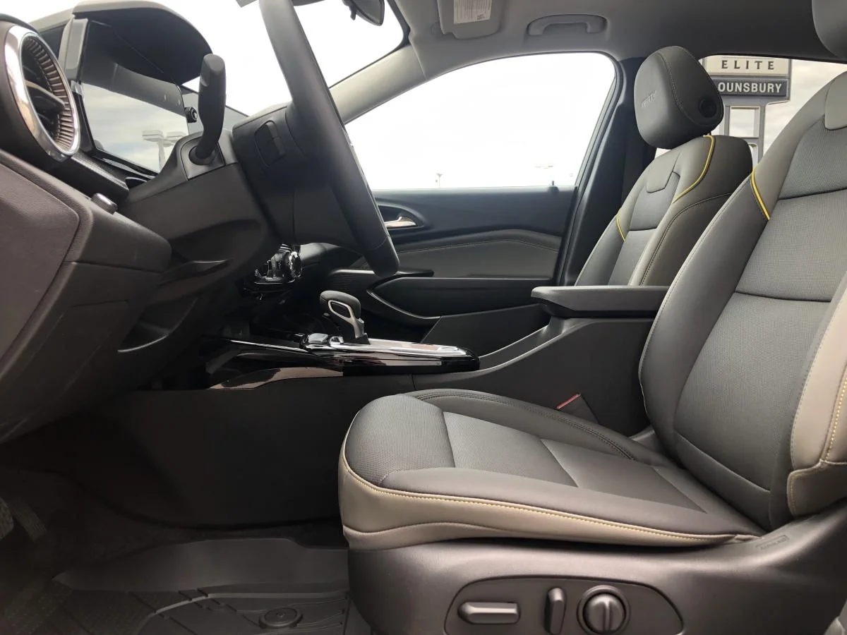 New 2026 Green Chevrolet Fwd 4dr Activ image 10