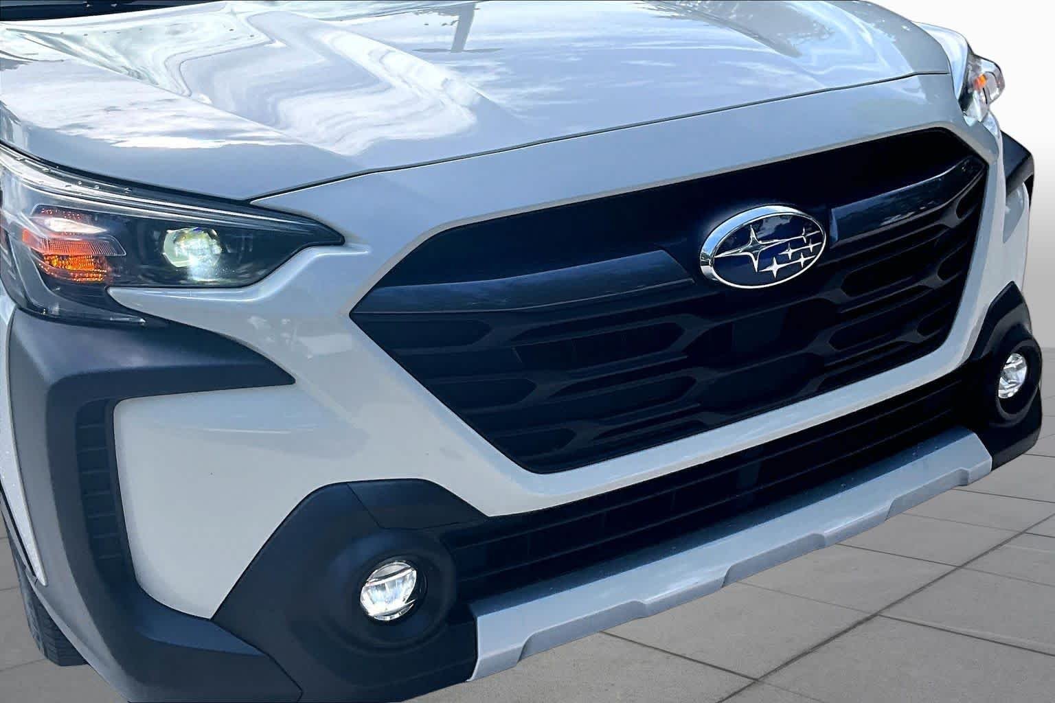 Used 2023 Crystal White Pearl Subaru Limited image 30
