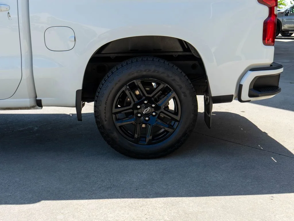 Used 2024 Summit White Chevrolet RST image 30