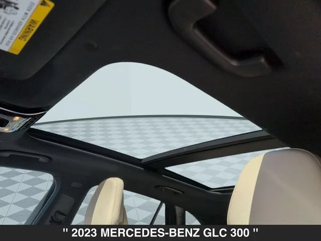 Used 2023 Black Mercedes-Benz 4MATIC® SUV image 26
