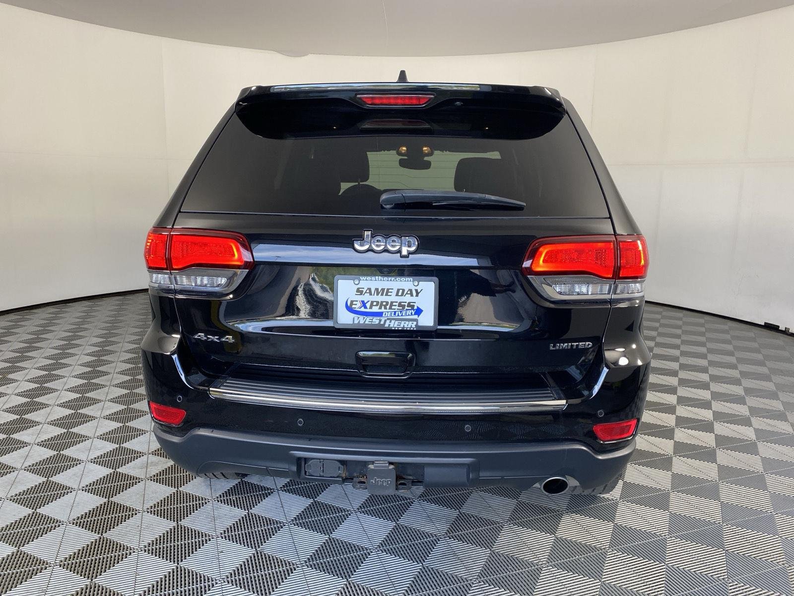Used 2021 Diamond Black Crystal Pearlcoat Jeep Limited image 18