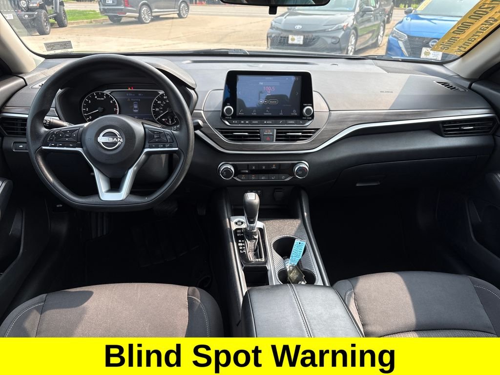 Used 2025 Black Nissan 2.5 SV image 34
