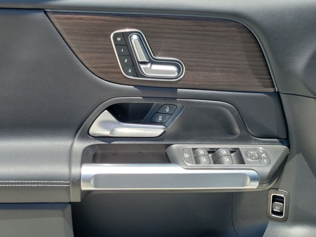 Certified Used 2026 Silver Mercedes-Benz GLB 250 image 19