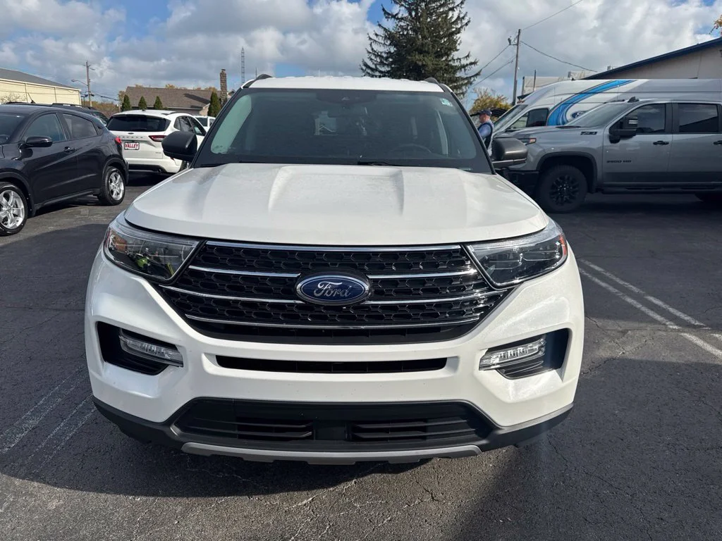 Used 2022 White Metallic Ford XLT image 9