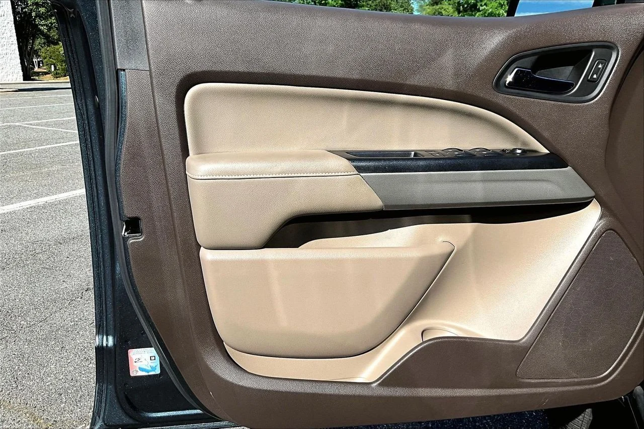 Used 2020 Blue GMC SLE1 image 25