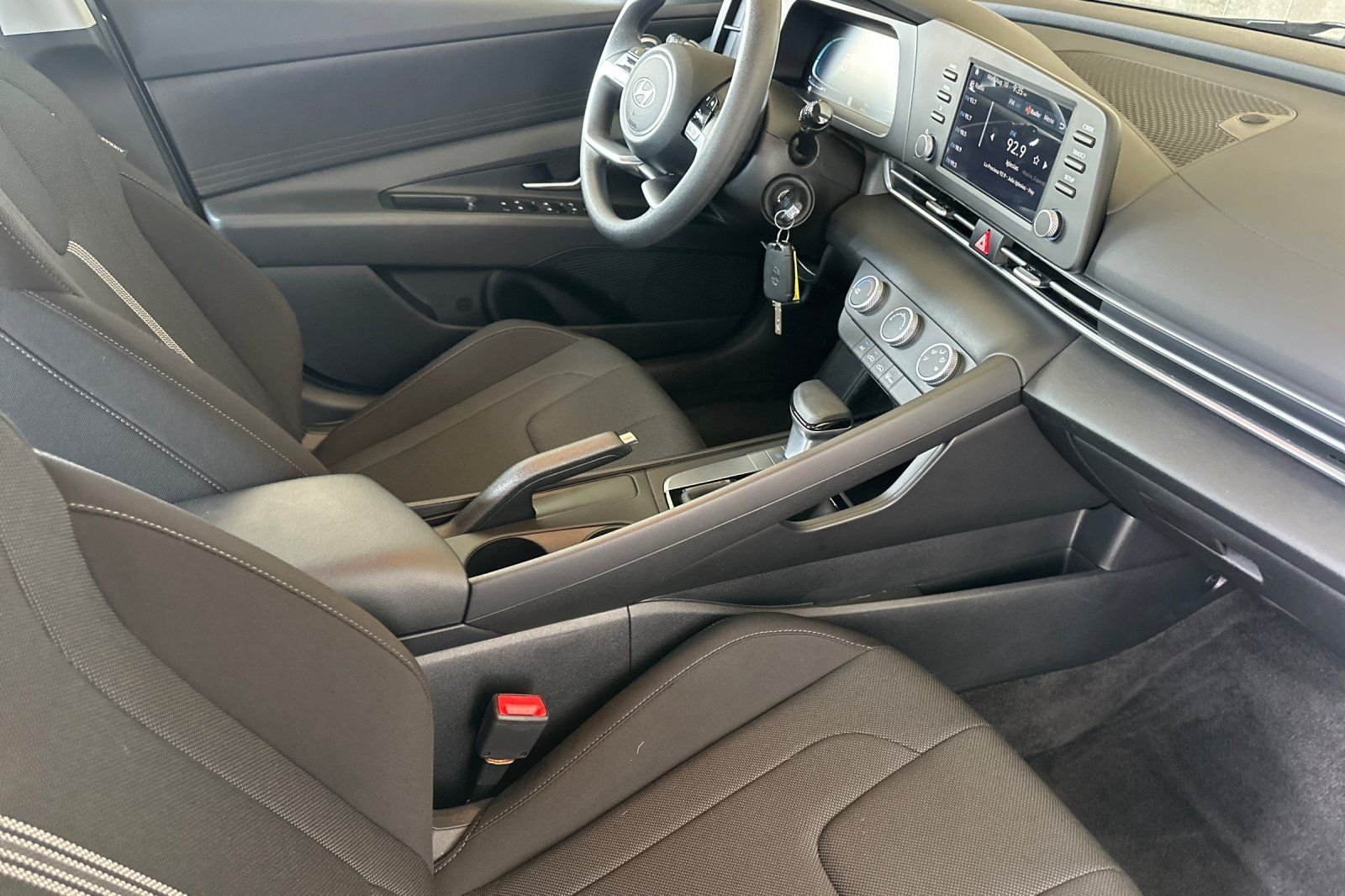 Certified Used 2025 Gray Hyundai SE image 15