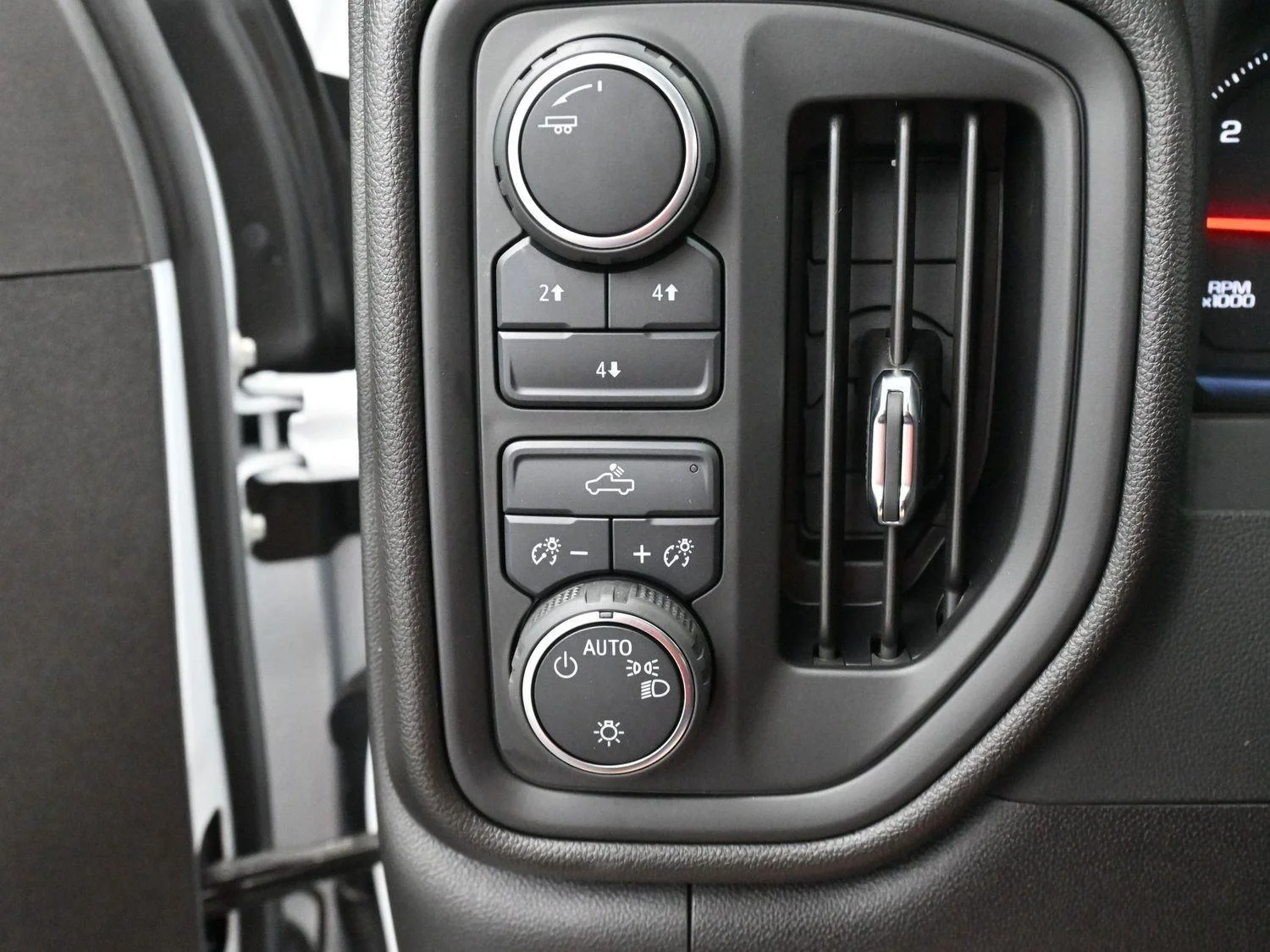 Used 2025 Summit White Chevrolet WT image 41