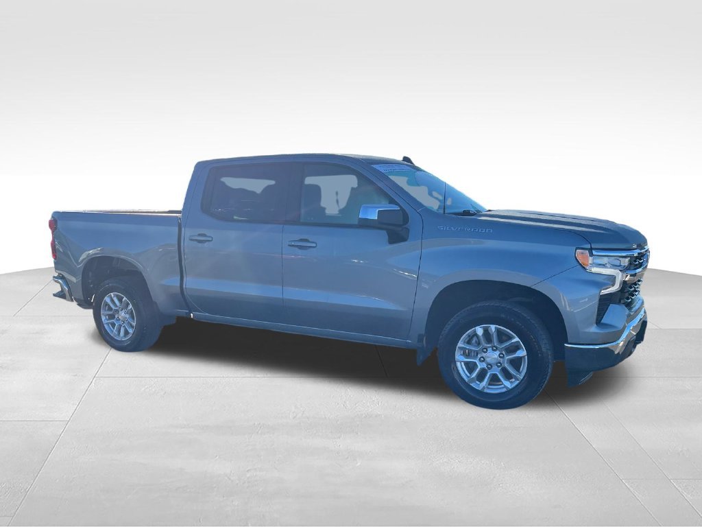 Used 2024 Gray Chevrolet LT image 7