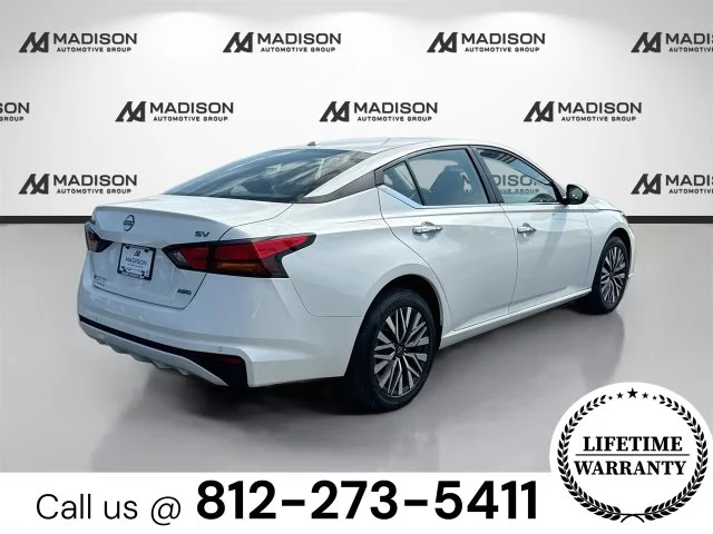 Used 2024 White Nissan 2.5 SV image 5