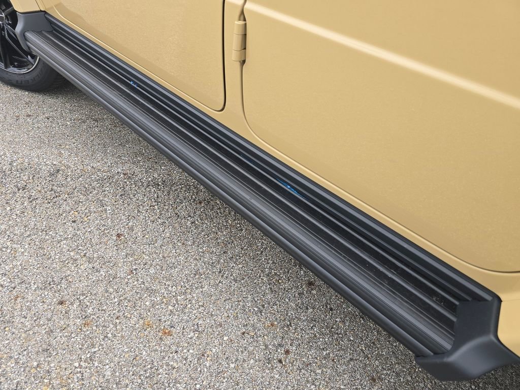 New 2026 MANUFAKTUR Desert Sand non-metallic Mercedes-Benz G 550 image 61