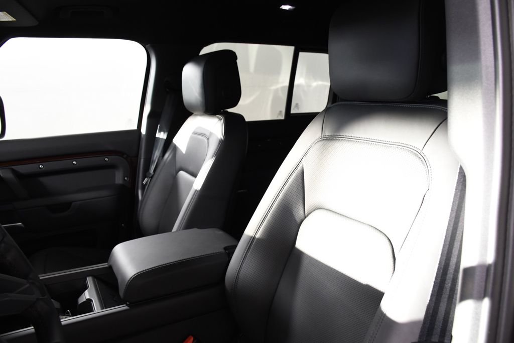 2026 Land Rover Defender X-Dynamic SE - Photo 19