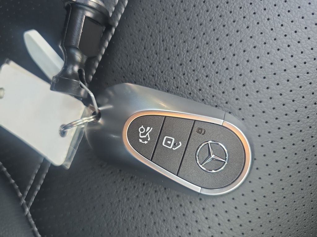 New 2026 Graphite Grey Metallic Mercedes-Benz GLC 300 image 29