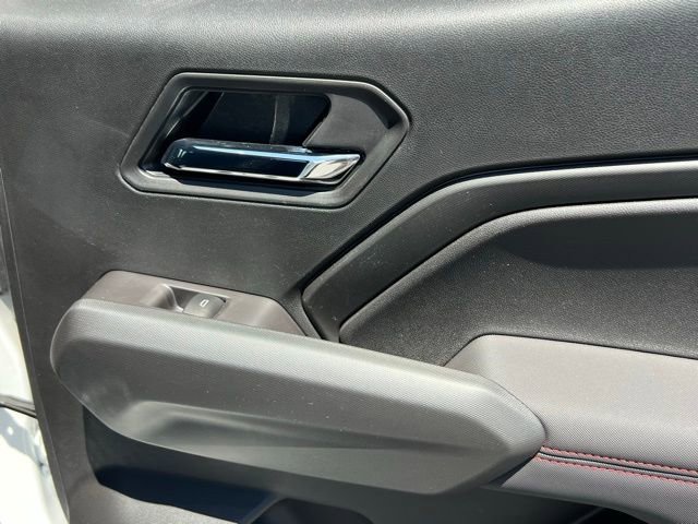 2025 Chevrolet Colorado Z71 - Photo 19