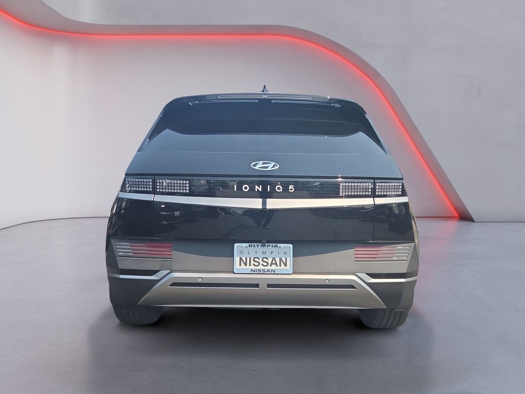 Used 2024 Black Hyundai SEL image 5