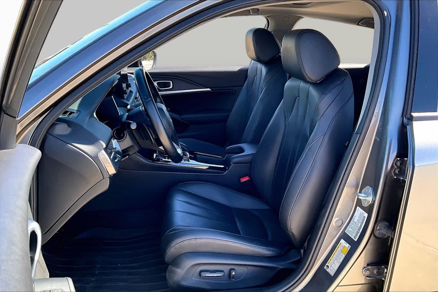Used 2024 Liquid Carbon Metallic Acura  image 8