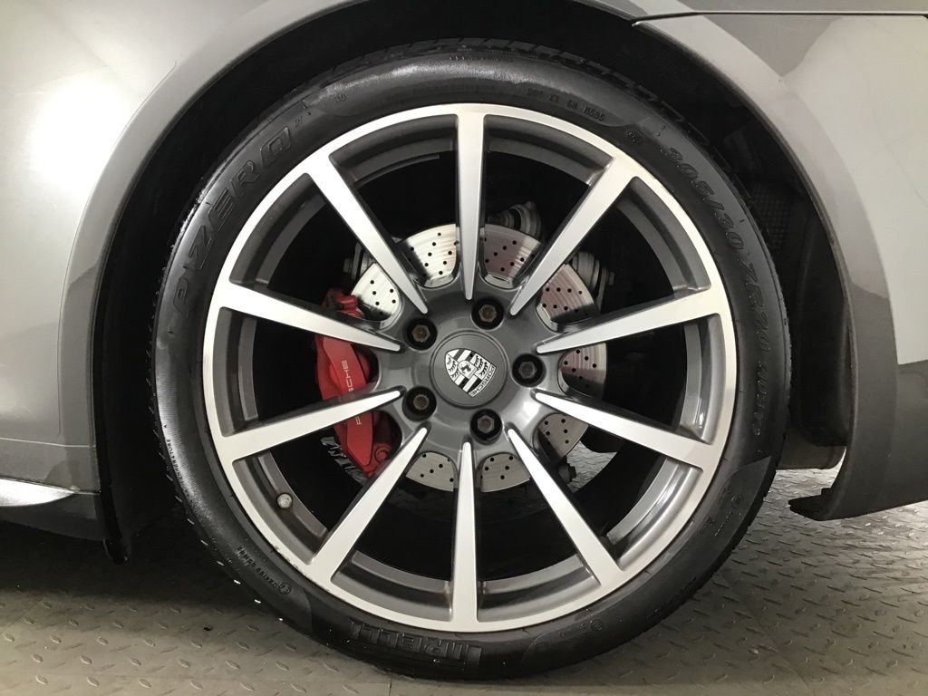 Certified Used 2015  Porsche Carrera 4S image 12