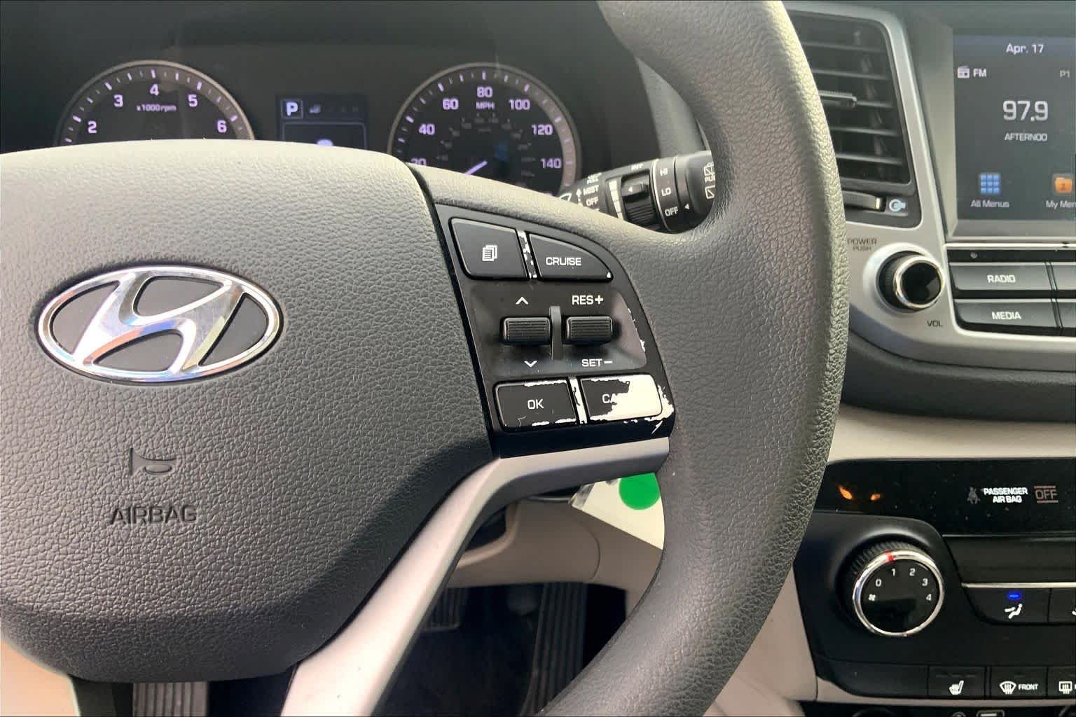Used 2018 Coliseum Gray Hyundai SEL image 21