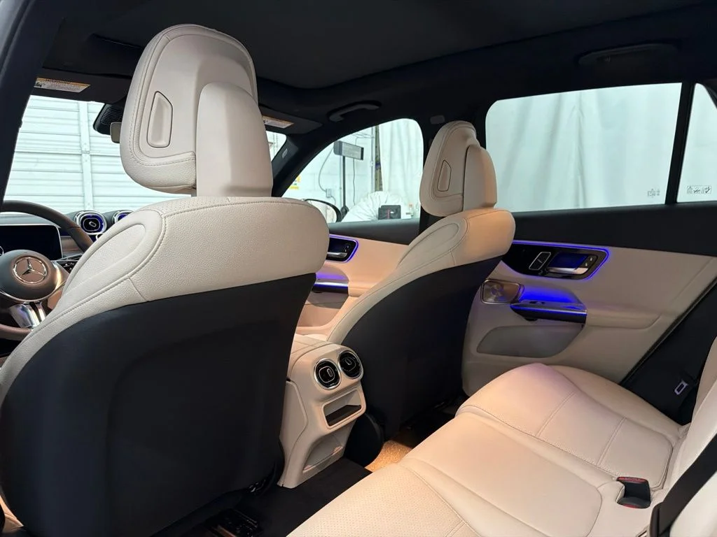 New 2027 Black Mercedes-Benz GLC 300 image 21