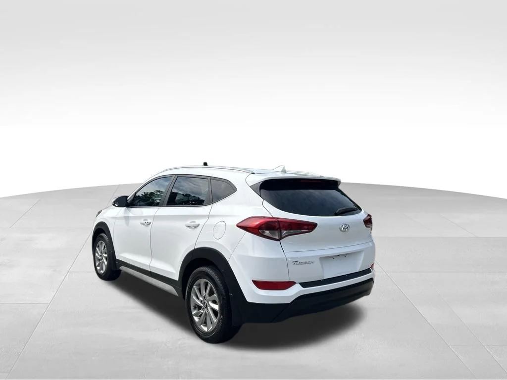 Used 2018 White Hyundai SEL Plus image 3