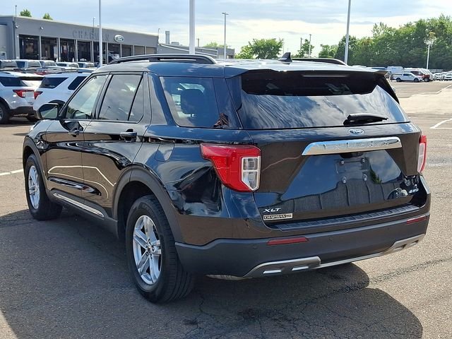 Used 2023 Black Ford XLT image 4
