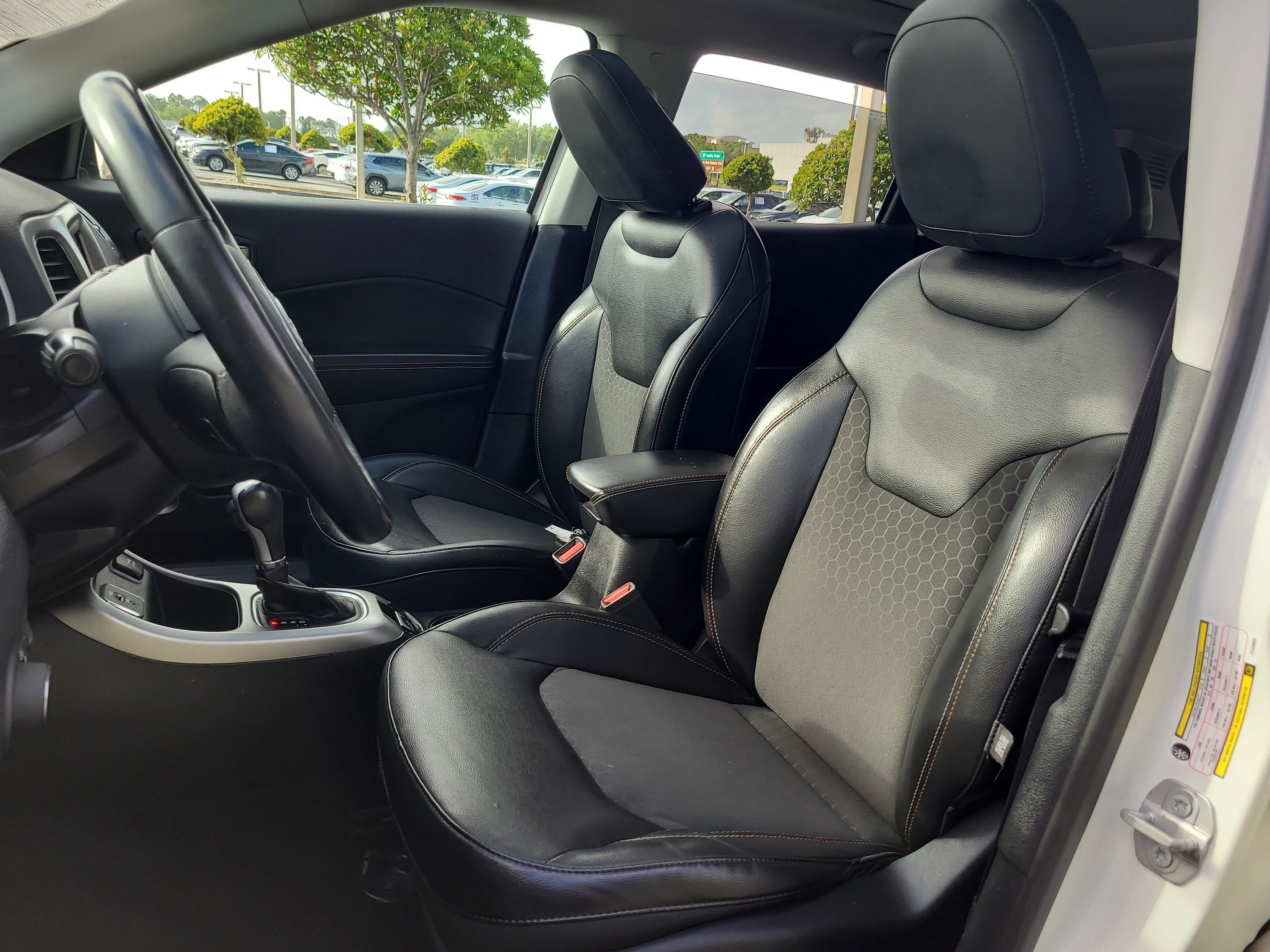 Used 2018 White Clearcoat Jeep Latitude image 22