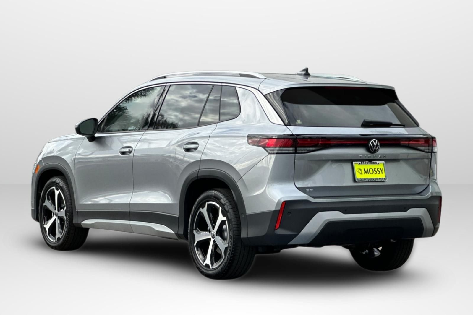 2026 Volkswagen Tiguan SE - Photo 6