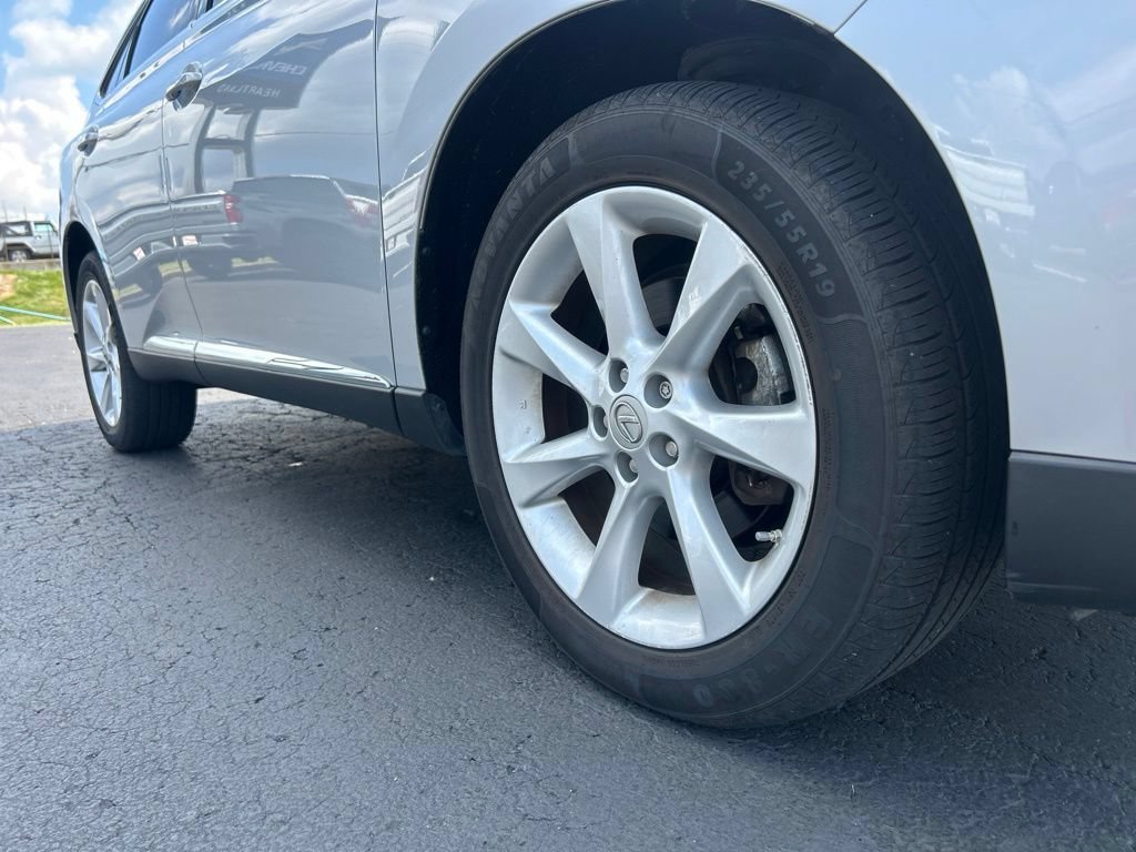 Used 2011 White Lexus  image 11