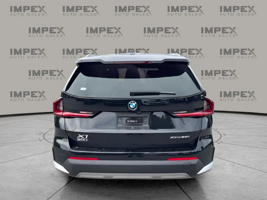 Used 2023 Black BMW xDrive28i image 4