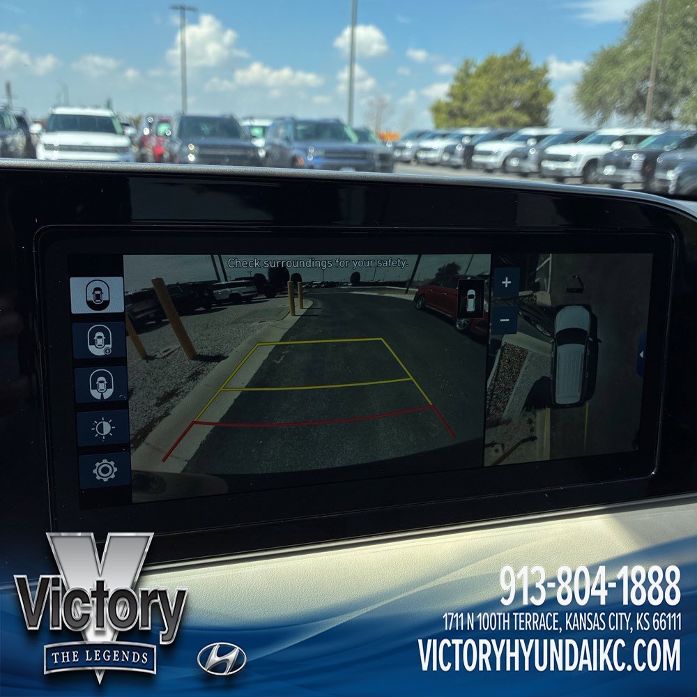 Used 2020 Black Hyundai Limited image 9