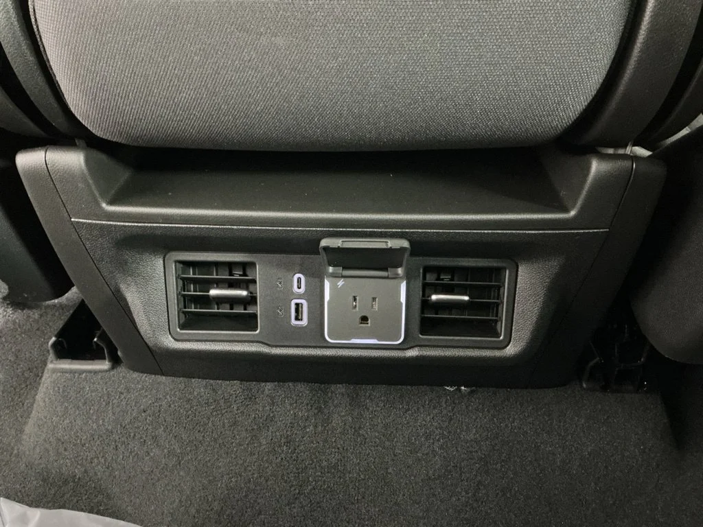 New 2026 Summit White Chevrolet LT (2FL) image 13