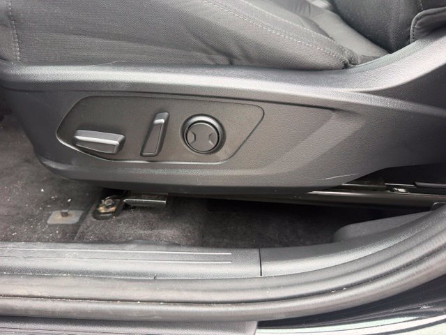 Used 2025 Black Hyundai SEL image 15