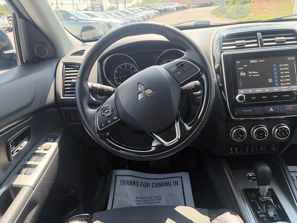Used 2025 Blue Mitsubishi 2.0 SE image 13
