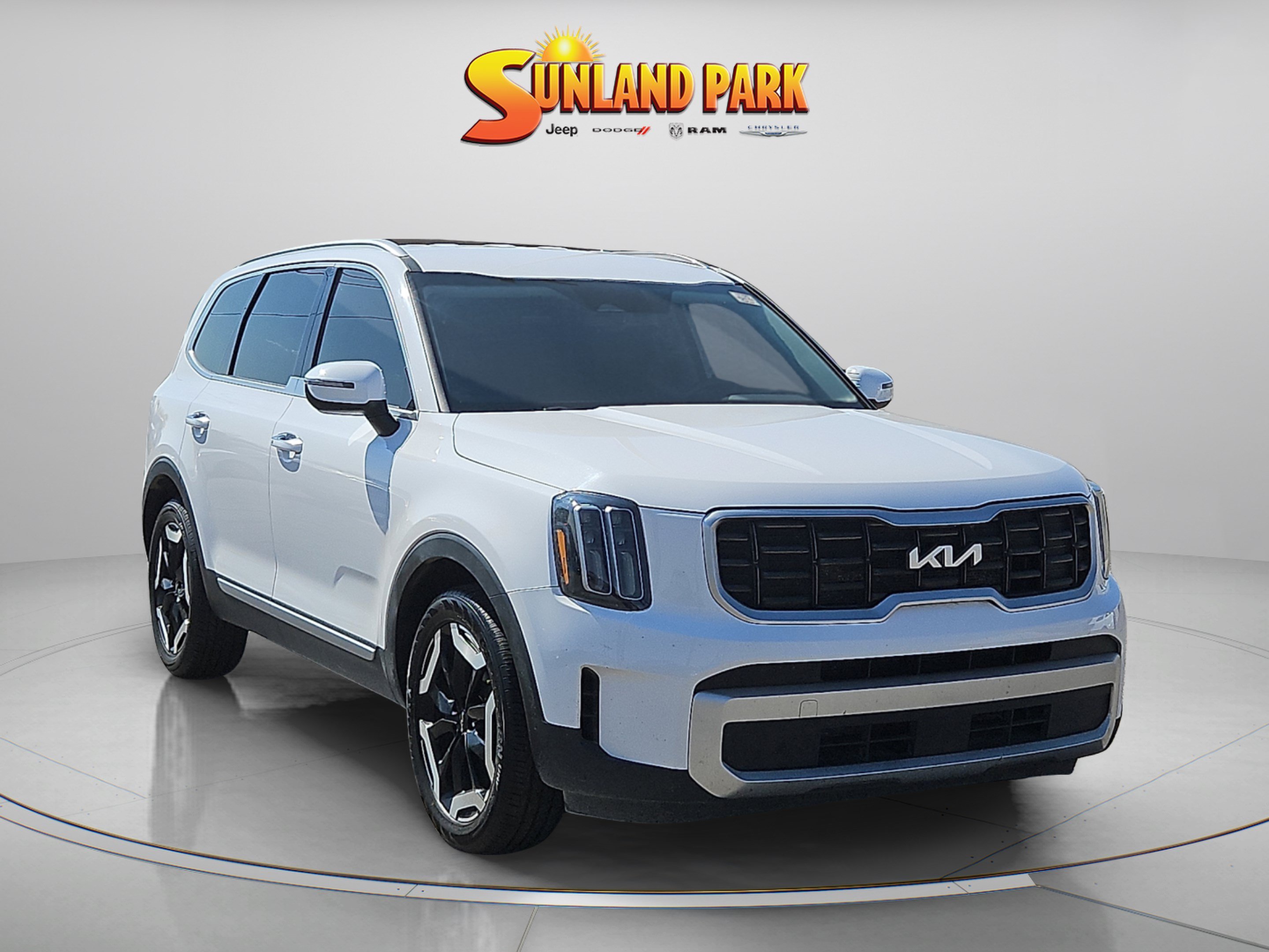Used 2024 Glacial White Pearl Kia S image 1