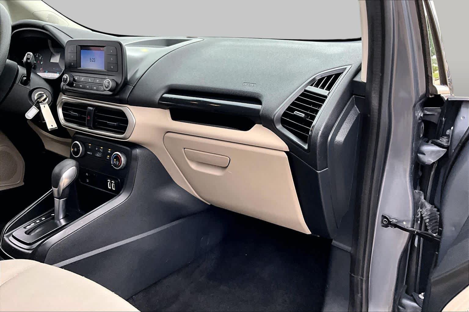 Used 2018 Smoke Metallic Ford S image 18