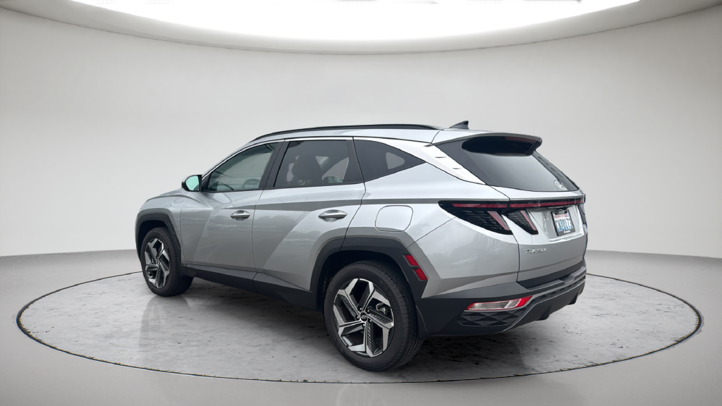 Used 2024 Silver Hyundai SEL image 9