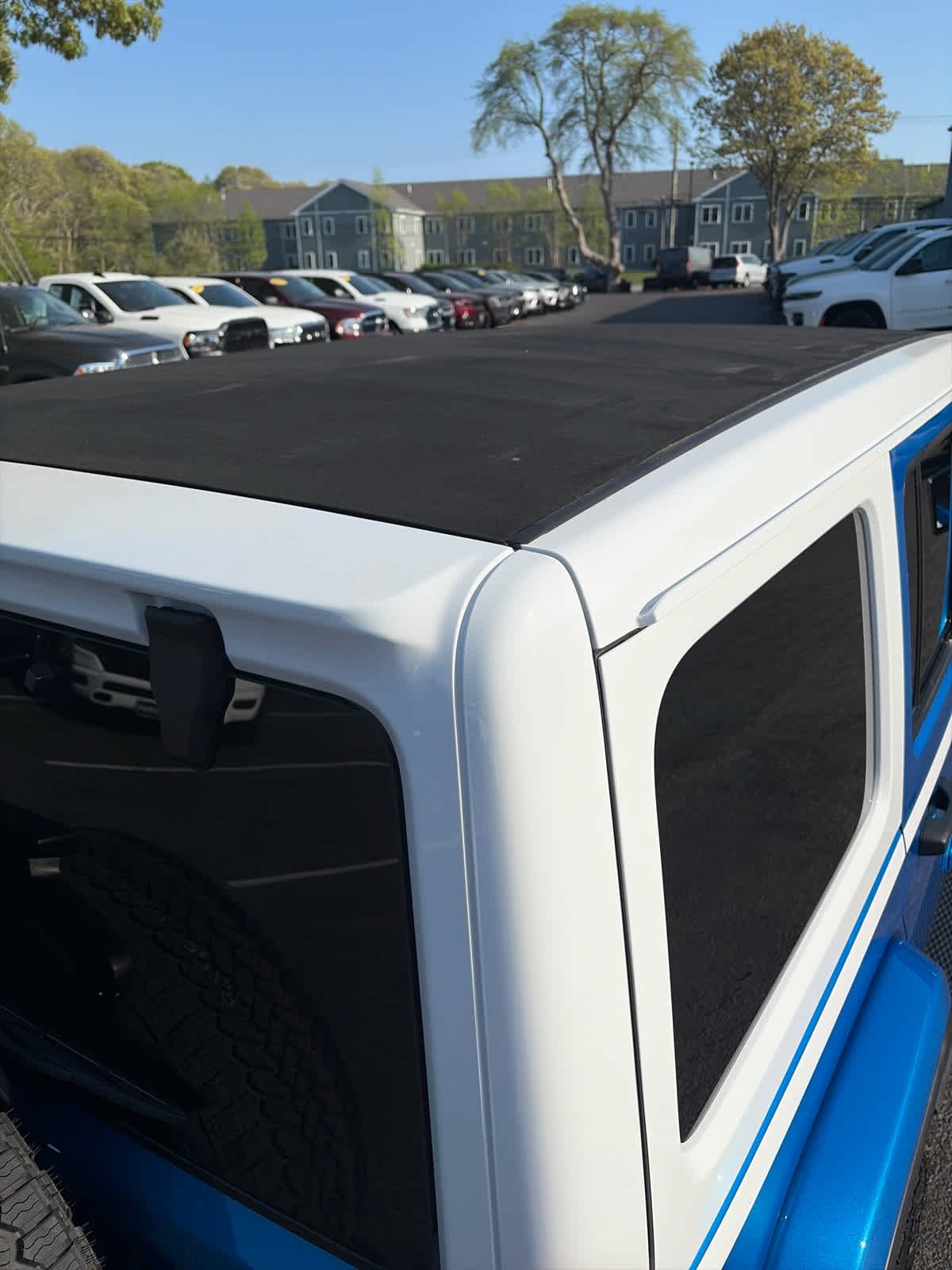 New 2026 Hydro Blue Pearl-Coat Exterior Paint Jeep Sahara image 25