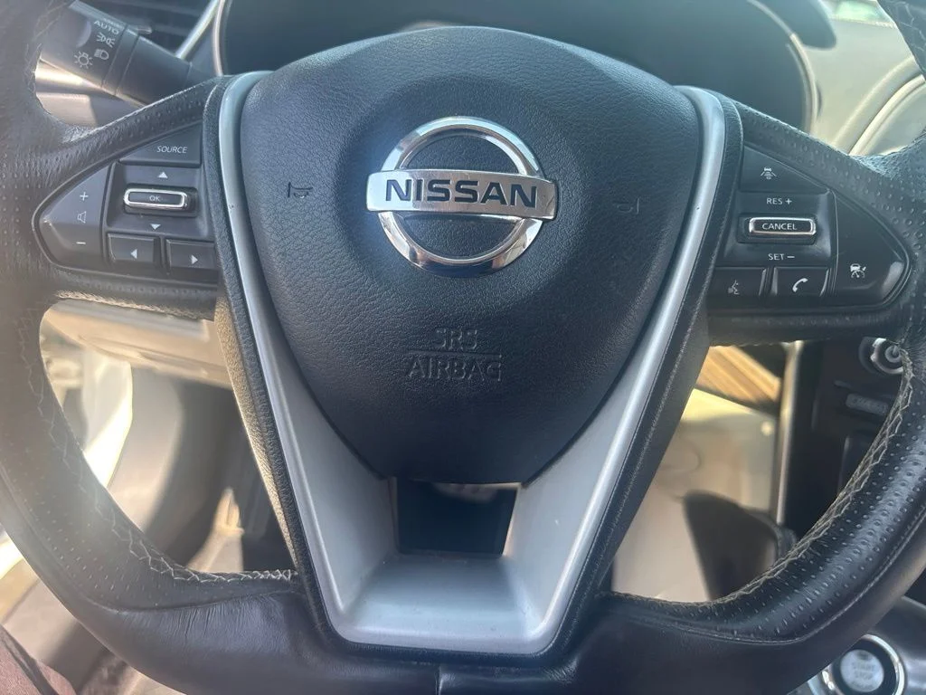 Used 2016 White Nissan Platinum image 19