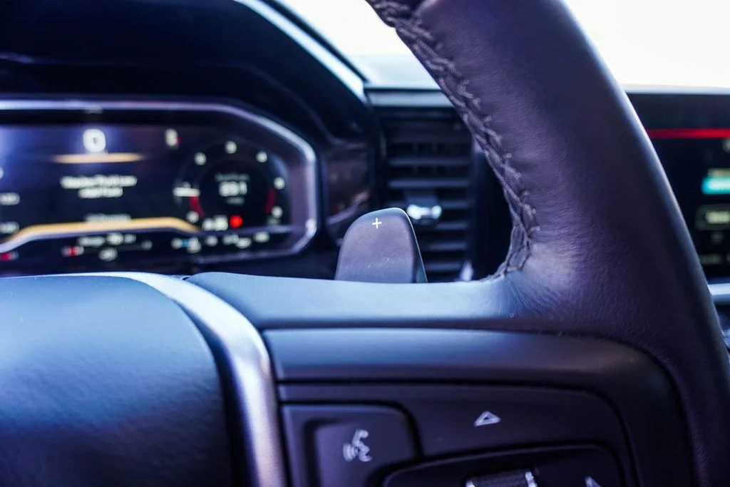 Used 2023 Silver GMC Elevation image 16