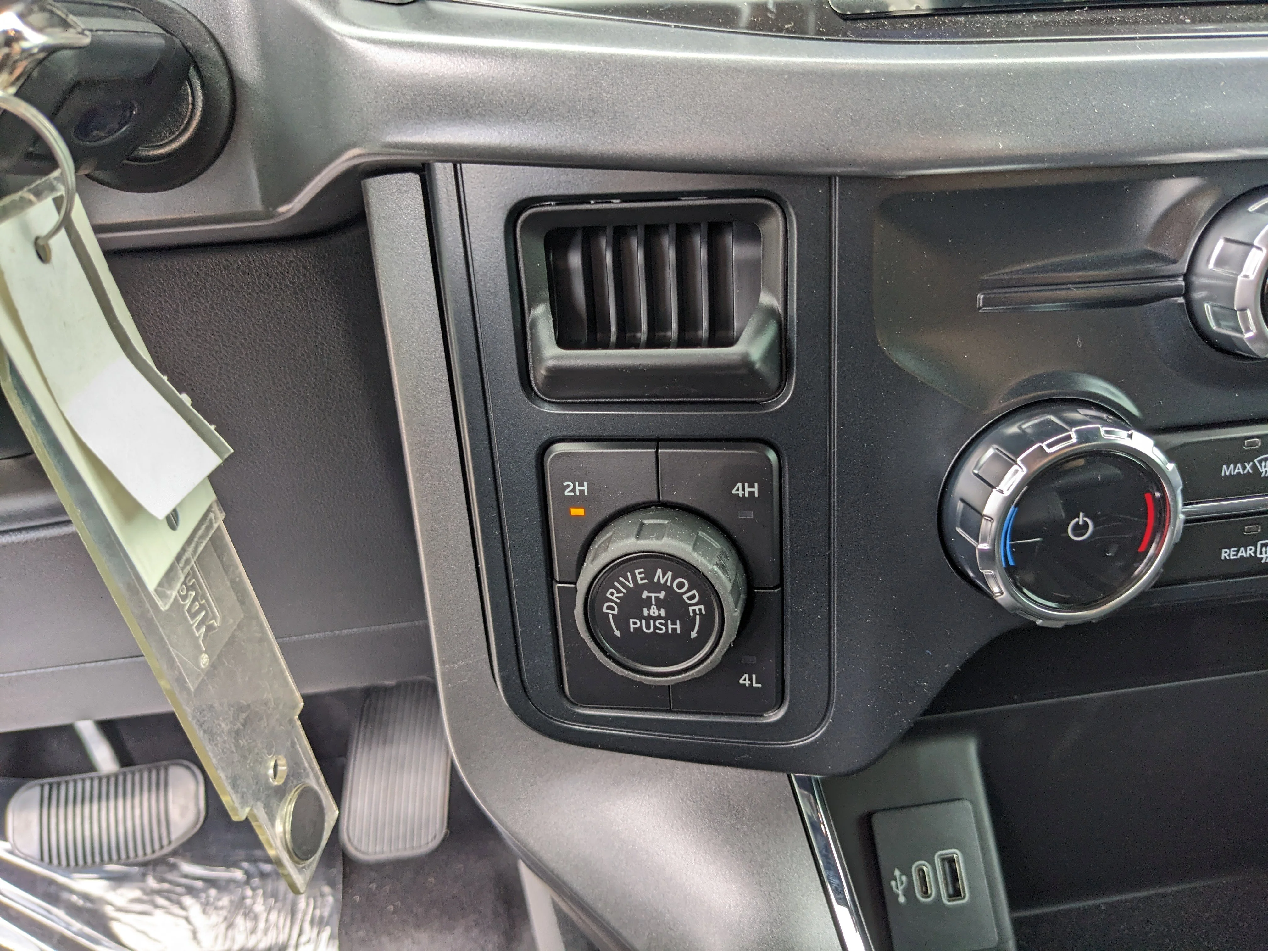 New 2026 Iconic Silver Metallic Ford XLT image 23