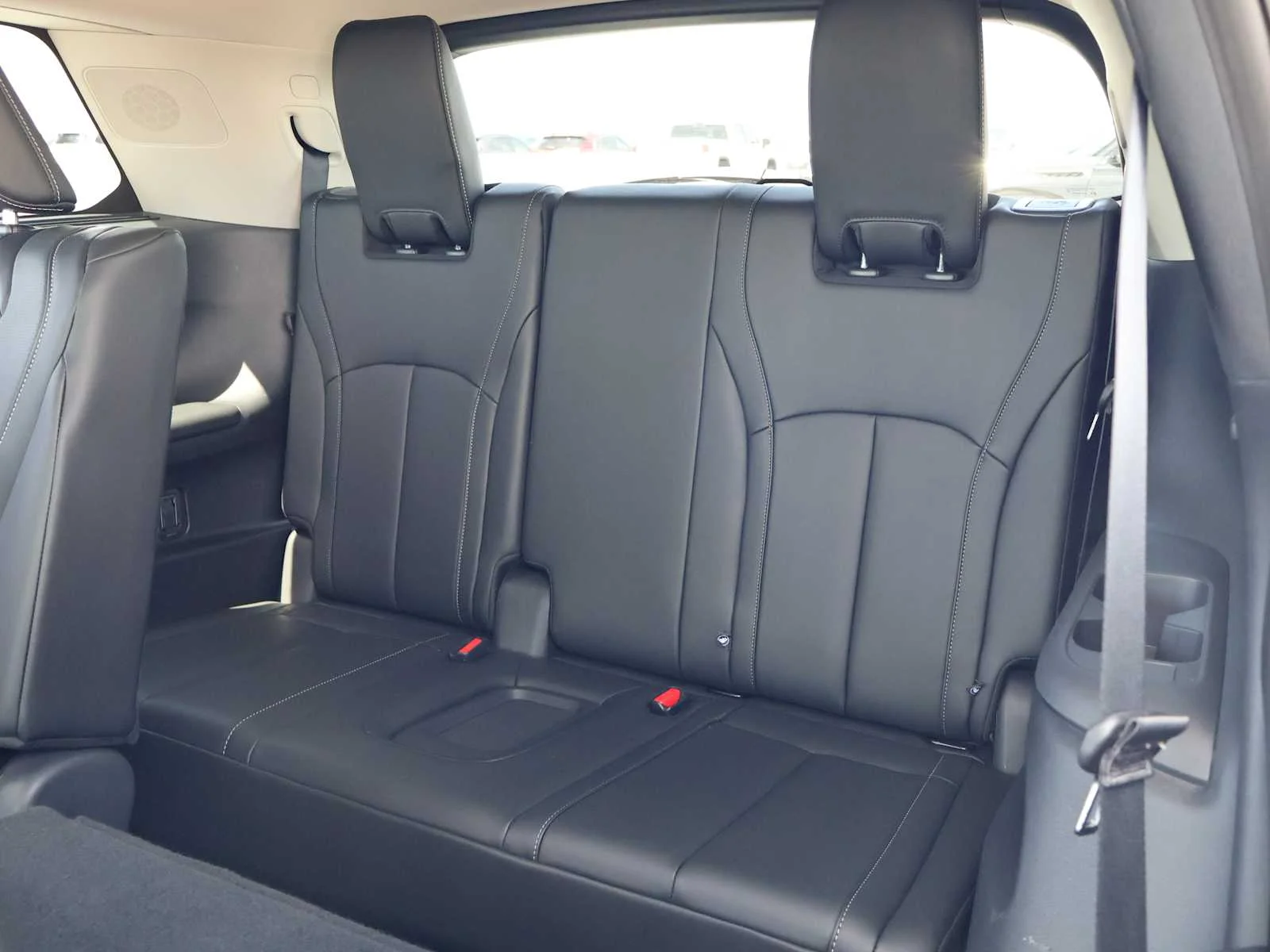 Certified Used 2025 Mineral Black INFINITI LUXE image 17