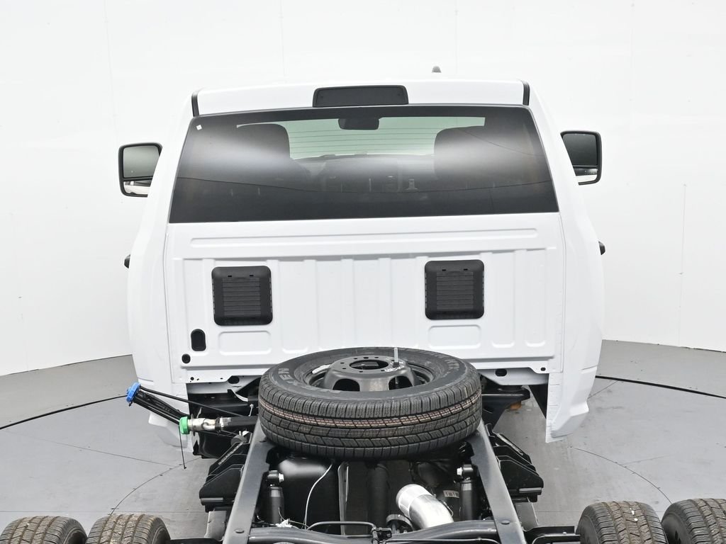 New 2026 Bright White Clearcoat RAM Tradesman image 26