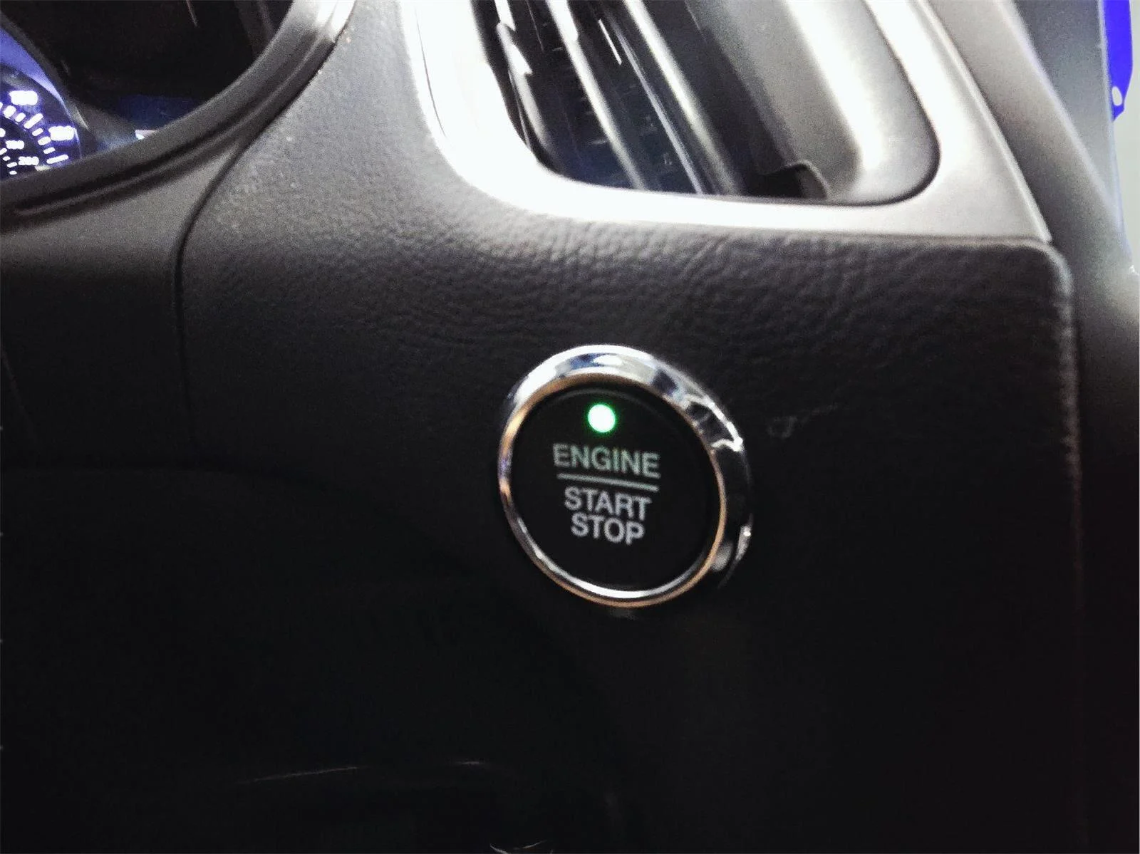 Used 2023 Agate Black Ford SE image 22