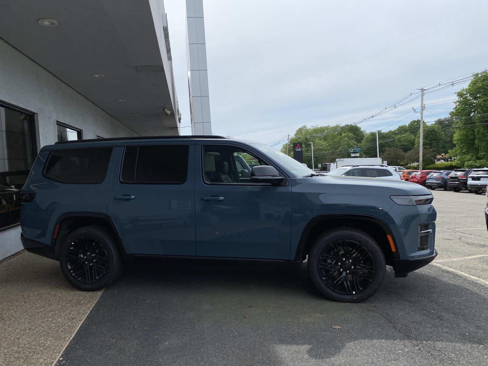New 2026 Steel Blue Exterior Paint Jeep Limited Reserve image 2